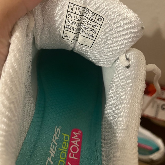 Sketchers D'Lites Fresh Start Sneakers - Picture 4 of 6